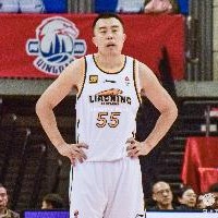 bob半岛体育官方网站-老将不容易！韩德君带伤出战半场6分钟5犯 仅2板2助